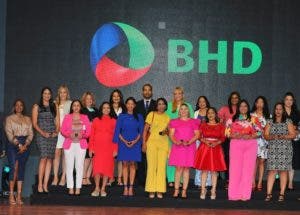 BHD reconoce a su personal en la celebración de su 51 aniversario