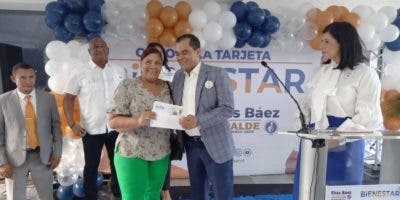 Precandidato a Alcalde SDO Elías Báez presenta programa social