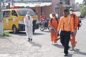 Defensa Civil despliega miles de voluntarios en jornada nacional de fumigación