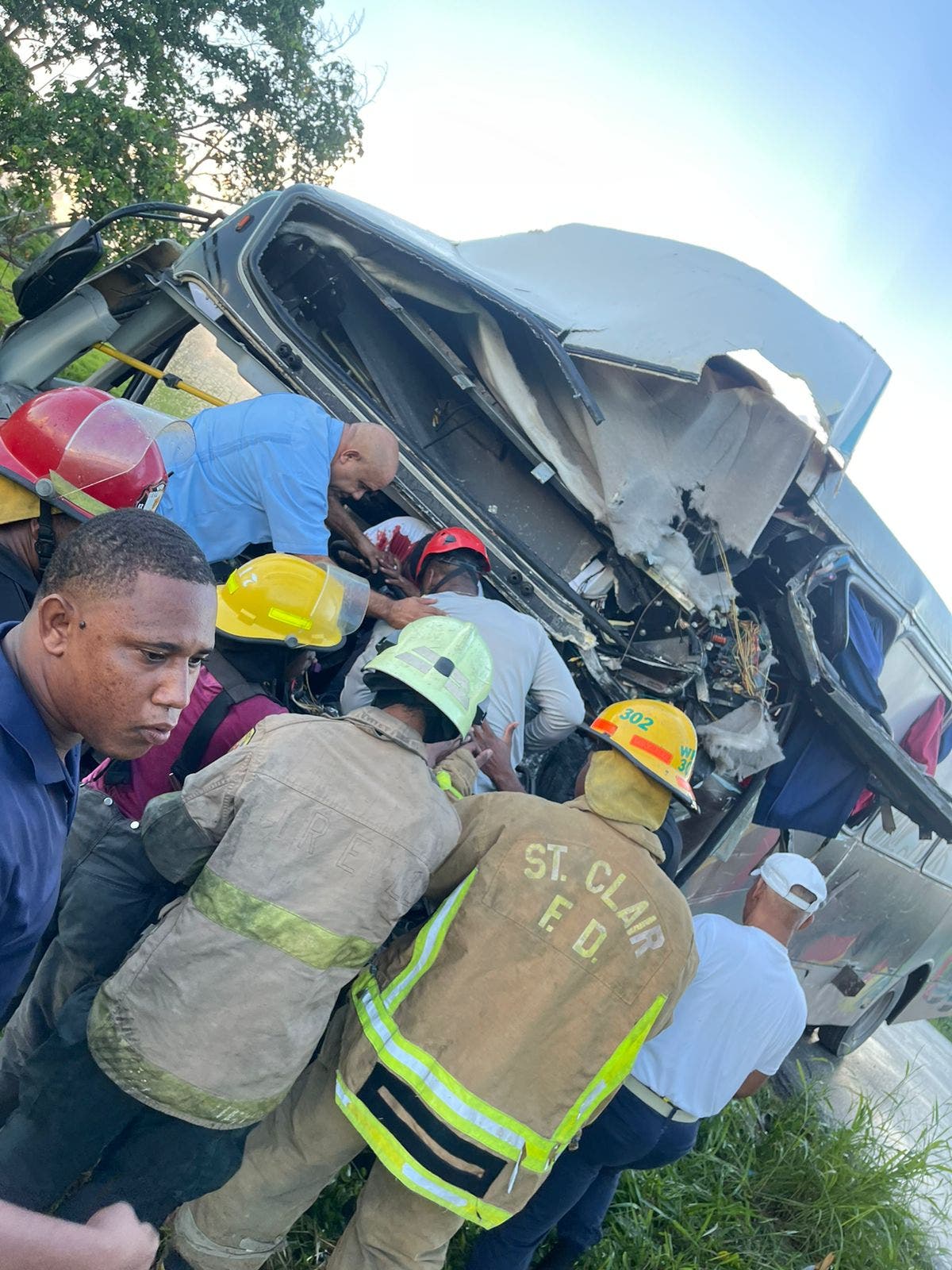 Al menos 4 muertos y 11 heridos durante accidente en Higüey