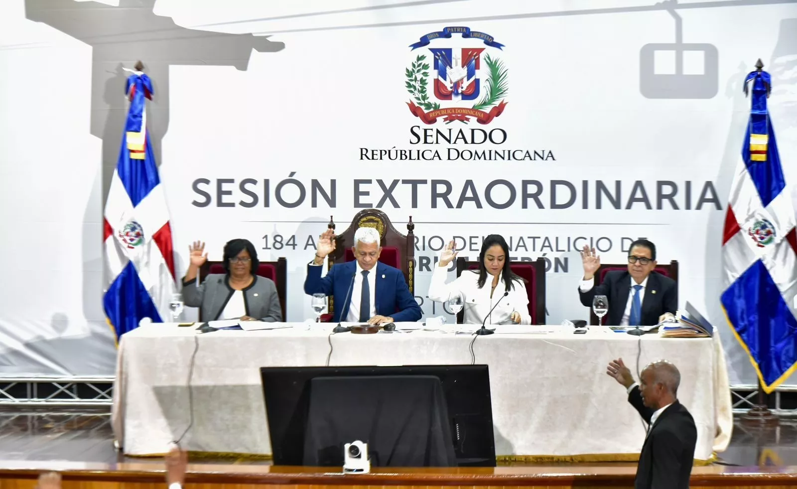 Senado realiza sesión  extraordinaria en Puerto Plata para honrar memoria de Luperón