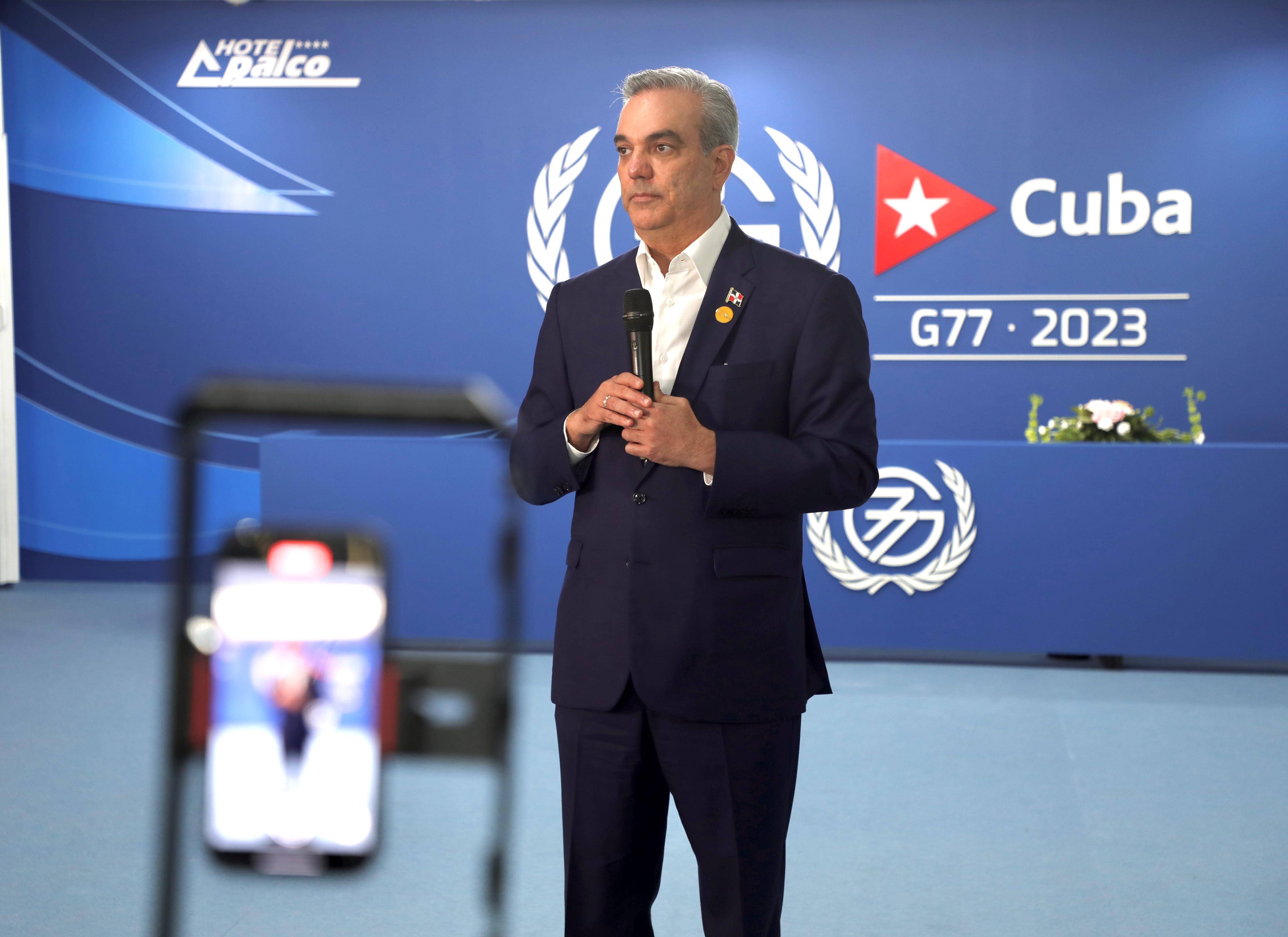 Presidente Abinader regresa de Cuba tras una visita de nueve horas