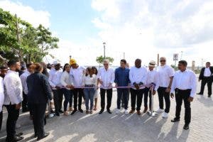 Presidente Abinader inaugura nuevo malecón de Caleta en La Romana