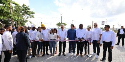Presidente Abinader inaugura nuevo malecón de Caleta en La Romana