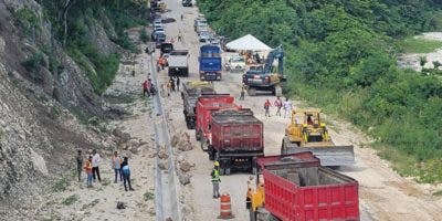 Obras Públicas informa programa para circulación vehicular en carretera Barahona-Enriquillo por trabajos