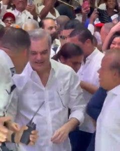 Abinader inicia en Sabana Perdida las actividades políticas en búsqueda de su reelección