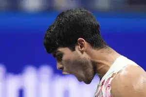 Carlos Alcaraz llega a semifinales del US Open y se acerca a un segundo título consecutivo