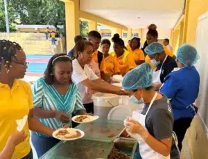 Por primera vez estudiantes de PREPARA empiezan a recibir alimentación escolar