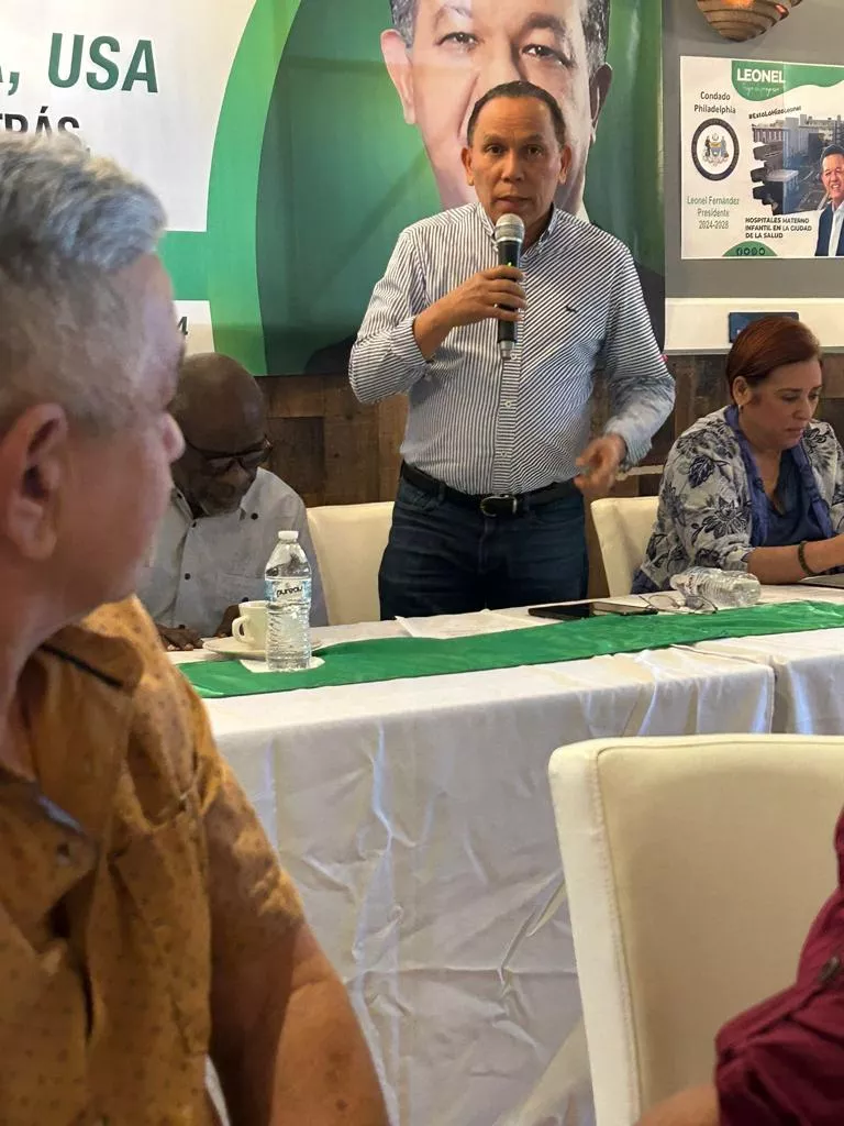 Fuerza del Pueblo dice gobierno del PRM abandonó dominicanos residentes en el exterior