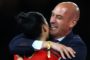 Jenni Hermoso denuncia ante la Fiscalía a Luis Rubiales por el beso que le dio tras la final del Mundial