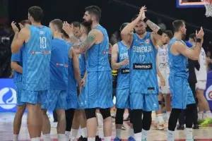 Eslovenia superan a Italia por el séptimo lugar en Mundial; Letonia termina 5