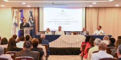 Presentan documentos normatizan sistema sanitario