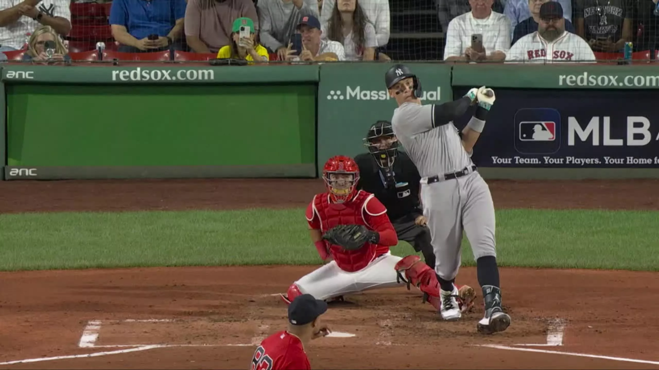 Judge da grand slam y Yankees dividen doble cartelera en Boston