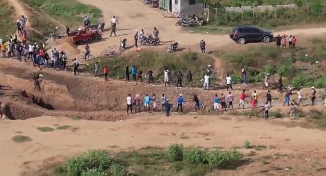 Gobierno cerró frontera en Dajabón para presionar detención de obras en río Masacre