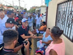 Precandidato a senador en Hermanas Mirabal realiza recorrido por Salcedo 