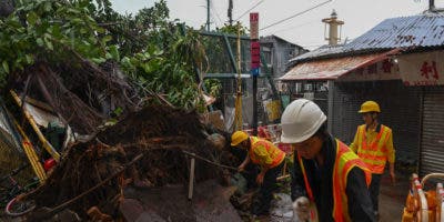 Uno de los más fuertes desde 1949: el tifón Saola arrasa el sur de China