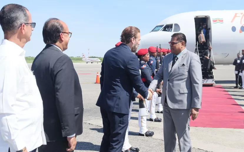 Presidente de Surinam será recibido en Palacio