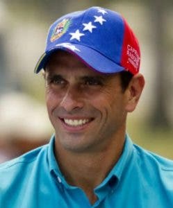 Candidato Capriles se retira de las primarias