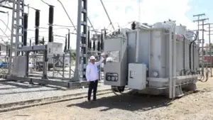 Edeeste inicia instalación de transformador de 50,000 kVA en Villa Mella