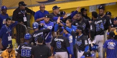 Licey propina paliza a Águilas en su primer duelo en campeonato de beisbol dominicano