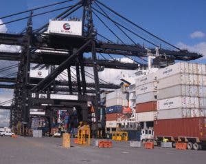 Las exportaciones nacionales caen 15% en nueve meses