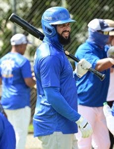 Franmil Reyes, se luce con el madre.