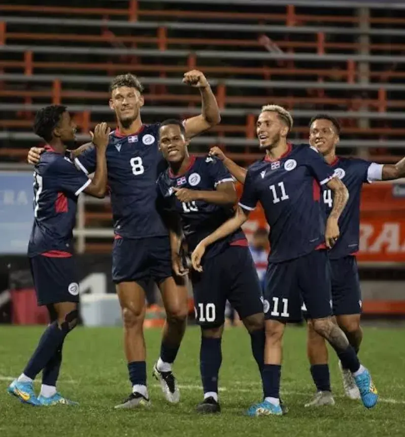 Selección de Fútbol  vence 5-2 a Barbados