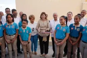 Raquel Peña entrega politécnico en Neiba; también inaugura polideportivo en Independencia