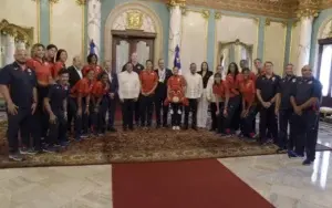 Abinader ordena Centro de Alto Rendimiento para voleibol y un politécnico, tras recibir a las Reinas del Caribe