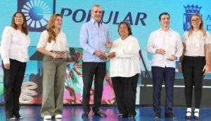 Alcaldía y Popular inauguran parque Velazcasas