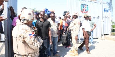 Haitianos acuden a Dajabón a comprar  y retirar mercancías