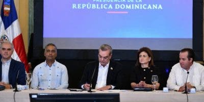 Gobierno firma pacto por situación Haití con el consenso de 28 partidos