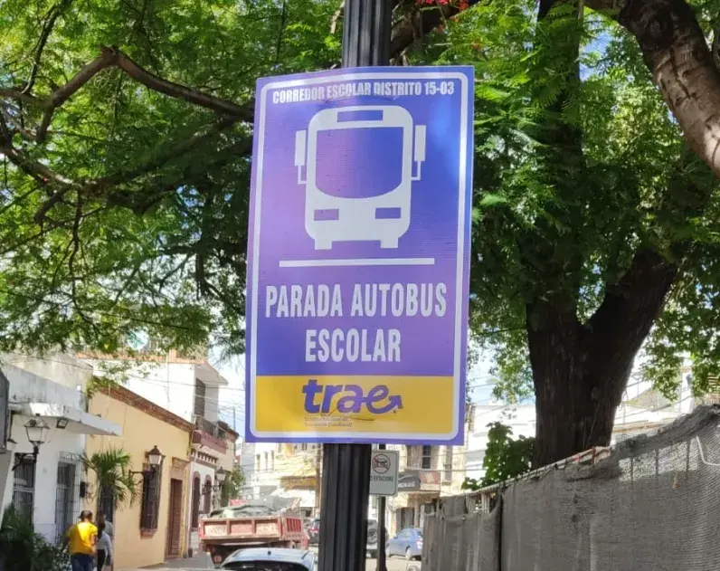 Paradas buses escolares están en licitación