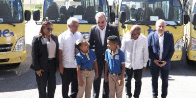 Transporte escolar se formaliza en Santo Domingo