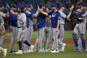 Texas eliminan a los Rays para barrer la Serie Wild Card: García y Carter pegan jonrones