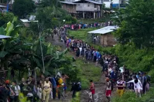 Más de 520.000 migrantes cruzaron selva de Darién en 2023, 120.000 fueron menores de edad