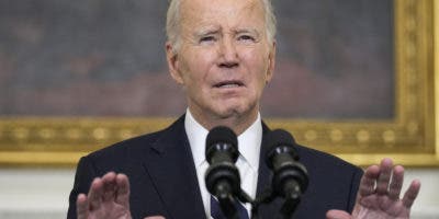 Biden pide a los republicanos apoyar prohibición de armas de asalto tras tiroteo de Maine