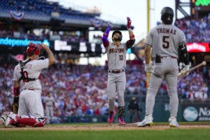 Con jonrones de Pham y Gurriel, Dbacks ganan 5-1 a Filis y habrá Juego 7 en la Liga Nacional