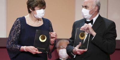 Nobel de Medicina a los padres de la tecnología que permitió la vacuna del covid