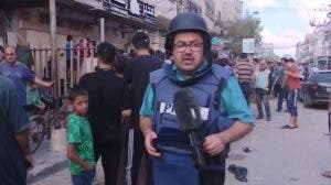 «No hay ningún lugar seguro en Gaza»: el reportero de la BBC que huye con su familia de los bombardeos de Israel en el territorio palestino