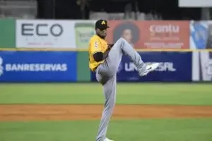 Miranda amarra a las Estrellas para un triunfo 8-4 de las Águilas