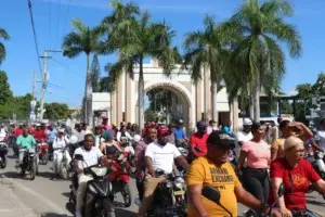 Comerciantes en Dajabón realizan marcha en contra de medidas del gobierno