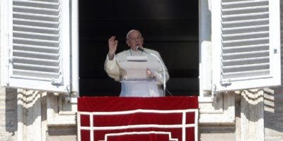El papa pide que “los ataques de las armas se terminen, por favor” en Israel y Palestina
