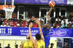 Mauricio Báez cruza a la serie semifinal; Luis Santos con debut espectacular en torneo basket