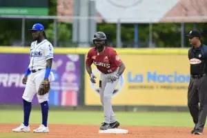 Gigantes blanquean, Estrellas quitan invicto a Leones y Águilas ganan su primero en Lidom