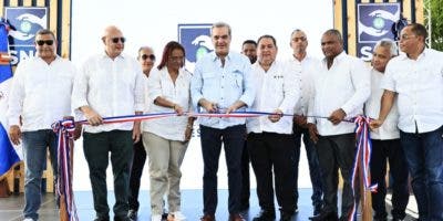Abinader entrega Hospital Leopoldo Pou y Centro Primer Nivel en Samaná