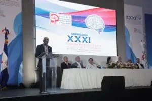 Neurólogos y neurocirujanos discuten en congreso desde ACV hasta tumores