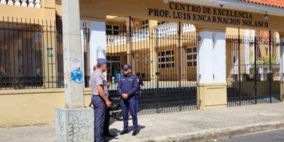 Policía refuerza vigilancia en dos liceos luego de enfrentamientos entre bandas