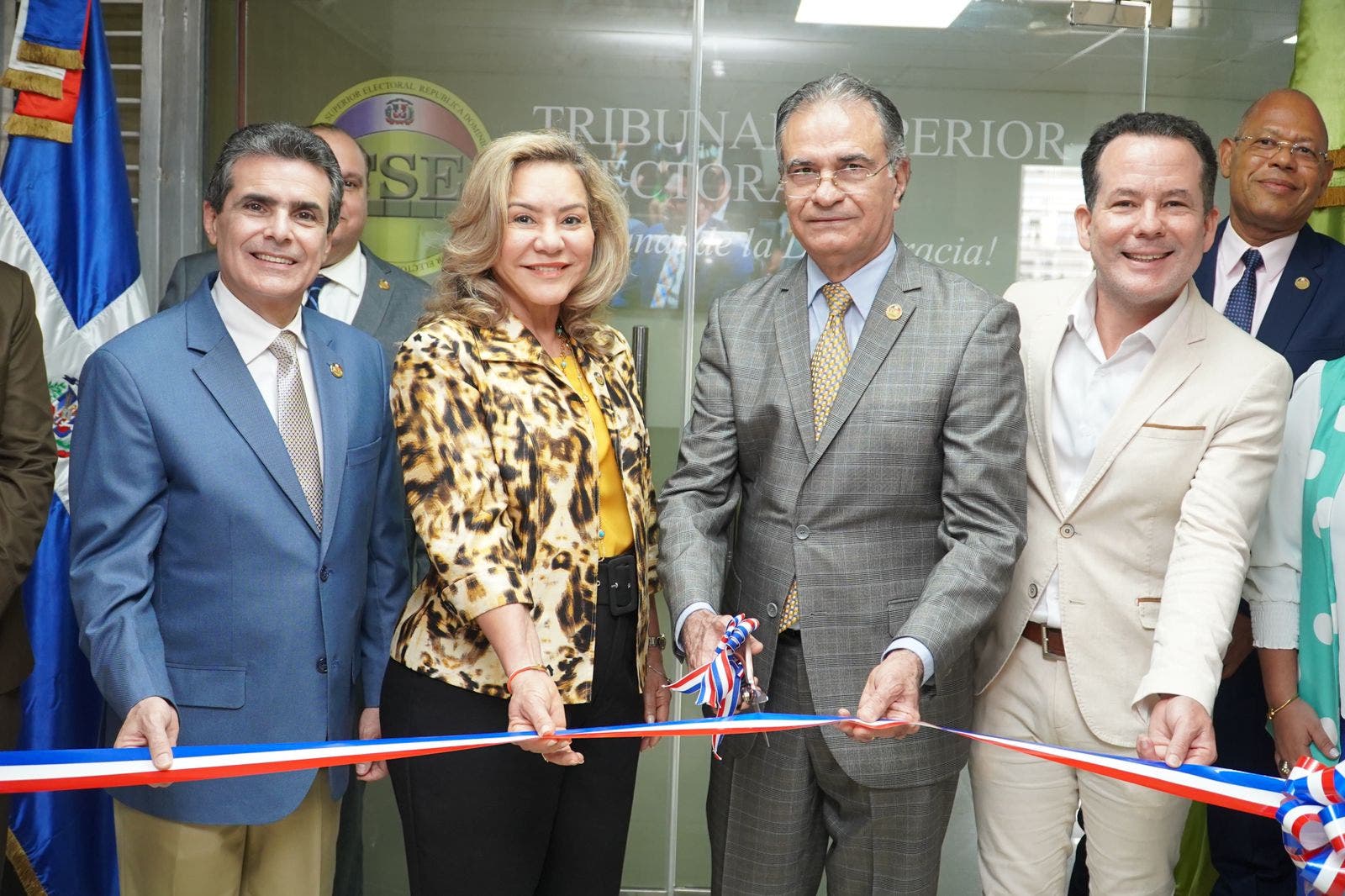 TSE abre oficina de servicio al ciudadano en Santiago