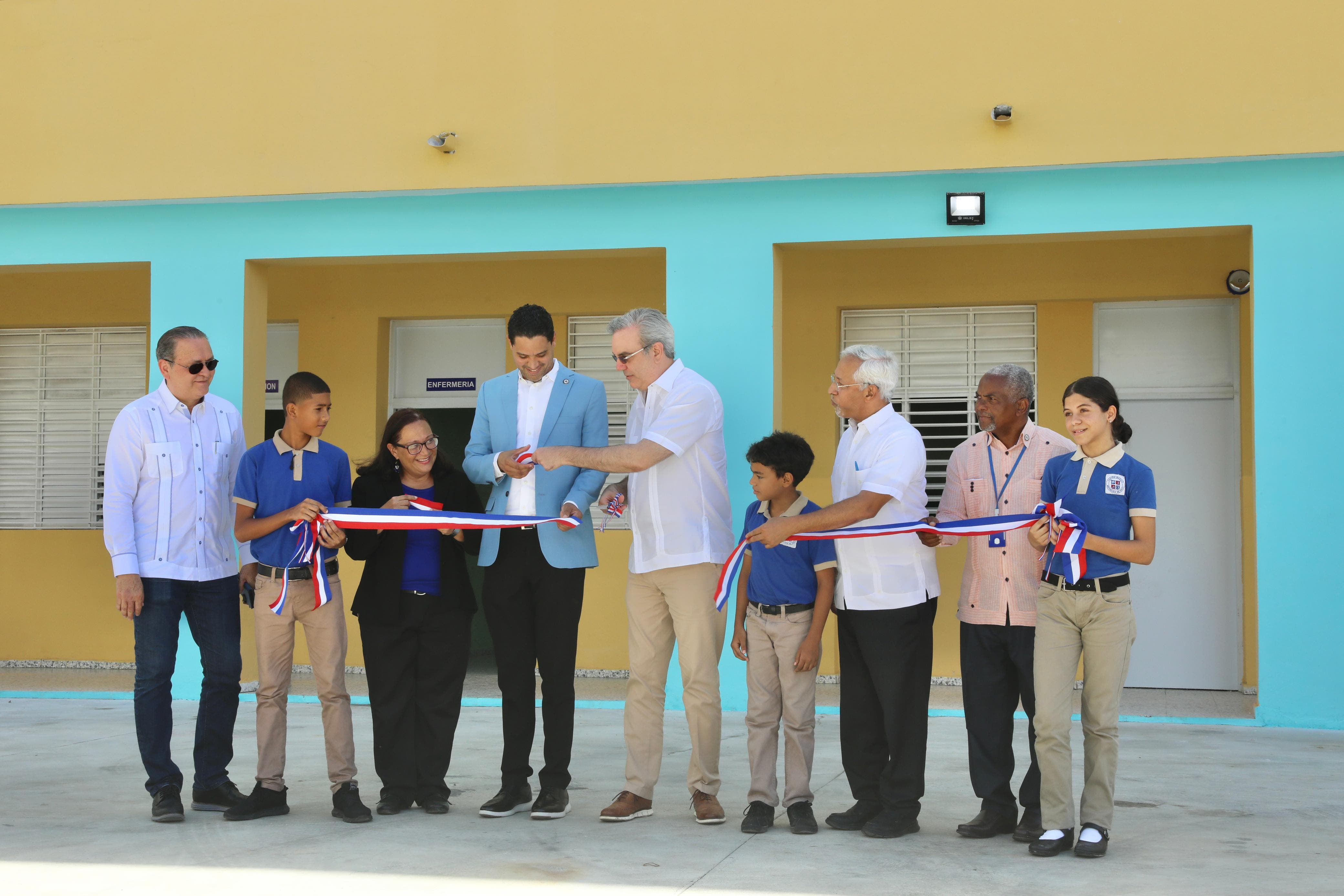 Presidente Abinader inaugura Escuela Mercedes Sepúlveda en el Ensanche Luperón